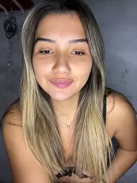 Snapshot of miicbebita chatting on 9, 4, 2026 miicbebita online show from 9, 4, 2026