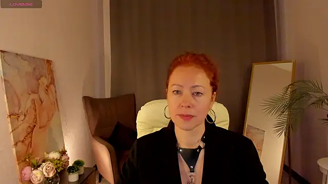 Snapshot of LeticiaRomano chatting on 3, 4, 2026 LeticiaRomano online show from 3, 4, 2026