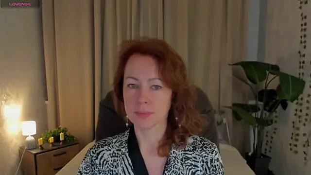 Snapshot of LeticiaRomano chatting on 19, 4, 2026 LeticiaRomano online show from 19, 4, 2026