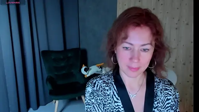 Snapshot of LeticiaRomano chatting on 20, 4, 2026 LeticiaRomano online show from 20, 4, 2026