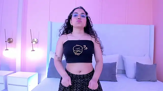 Snapshot of luna_veega chatting on 21, 4, 2026 luna veega online show from 21, 4, 2026