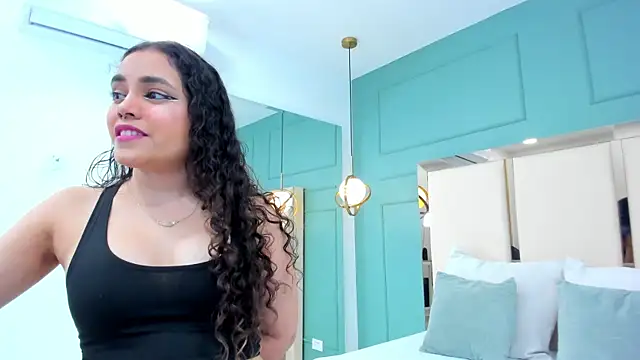 Snapshot of luna_veega chatting on 4, 5, 2026 luna veega online show from 4, 5, 2026