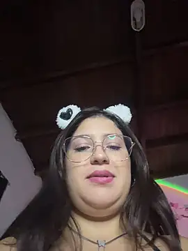 Snapshot of AitanaRosee chatting on 6, 7, 2026 AitanaRosee online show from 6, 7, 2026