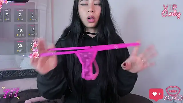 Snapshot of Lillypinky1 chatting on 5, 4, 2026 Lillypinky1 online show from 5, 4, 2026