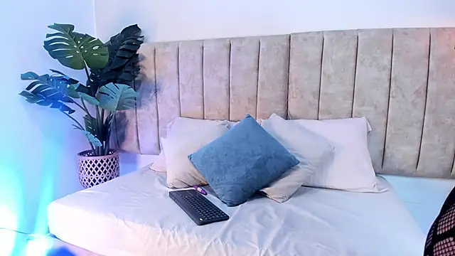 Snapshot of AgathaSavage chatting on 18, 3, 2026 AgathaSavage online show from 18, 3, 2026