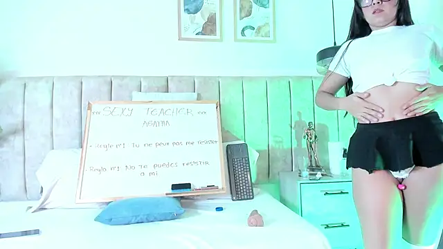 Snapshot of AgathaSavage chatting on 11, 4, 2026 AgathaSavage online show from 11, 4, 2026