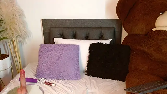 Snapshot of Rebeldana chatting on 17, 4, 2026 Rebeldana online show from 17, 4, 2026