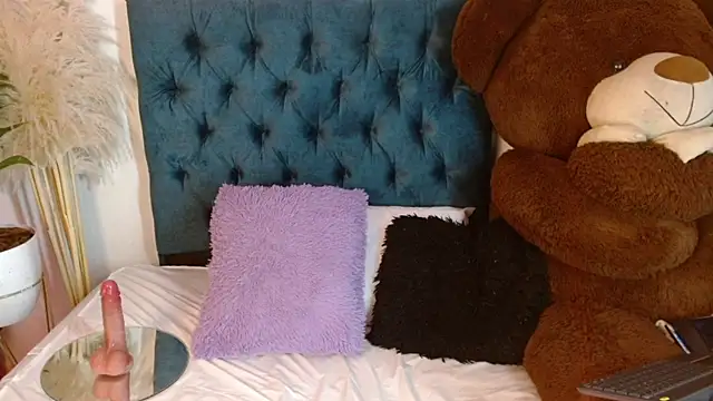 Snapshot of Rebeldana chatting on 18, 4, 2026 Rebeldana online show from 18, 4, 2026