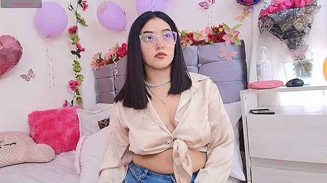 Snapshot of Isabella_Roses_ chatting on 4, 4, 2026 Isabella Roses online show from 4, 4, 2026
