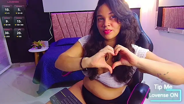 Snapshot of scarlettt__joness chatting on 10, 4, 2026 scarlettt joness online show from 10, 4, 2026