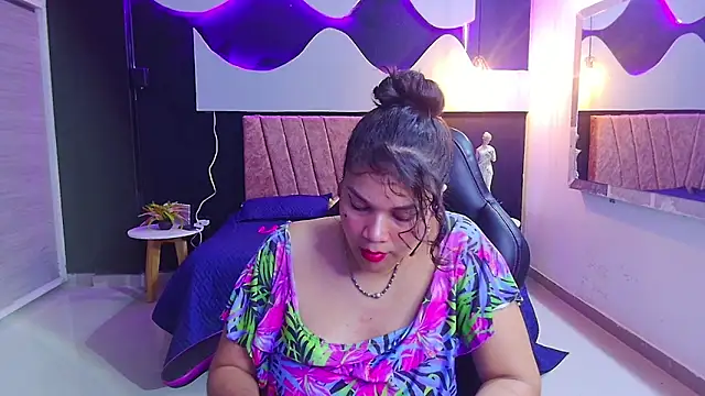 Snapshot of scarlettt__joness chatting on 18, 4, 2026 scarlettt joness online show from 18, 4, 2026