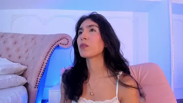 Snapshot of LucianaBlanco_ chatting on 5, 4, 2026 LucianaBlanco online show from 5, 4, 2026