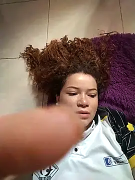 Snapshot of AphroditeSweett chatting on 17, 4, 2026 AphroditeSweett online show from 17, 4, 2026