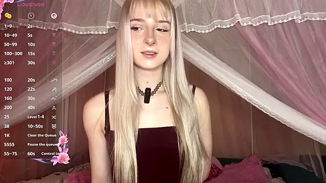 Snapshot of OnlyEva1 chatting on 1, 4, 2026 OnlyEva1 online show from 1, 4, 2026