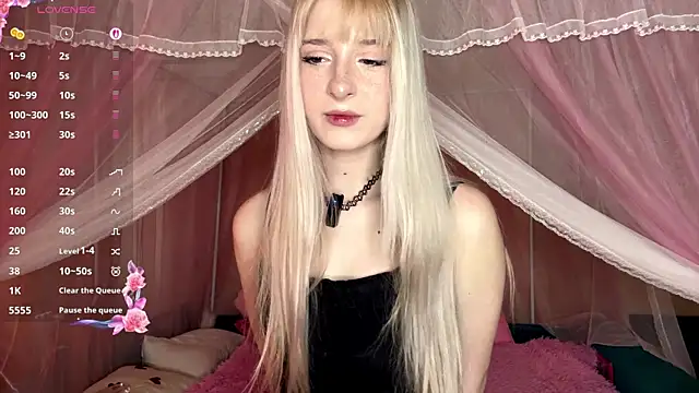 Snapshot of OnlyEva1 chatting on 11, 4, 2026 OnlyEva1 online show from 11, 4, 2026