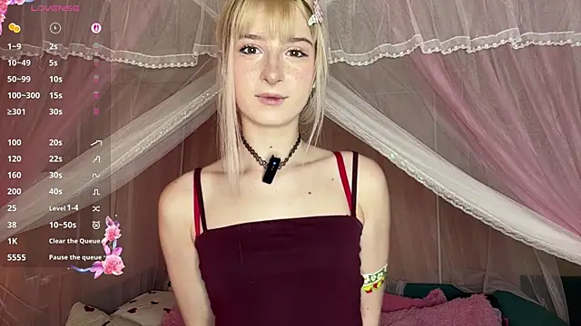 Snapshot of OnlyEva1 chatting on 17, 4, 2026 OnlyEva1 online show from 17, 4, 2026