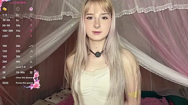 Snapshot of OnlyEva1 chatting on 21, 4, 2026 OnlyEva1 online show from 21, 4, 2026
