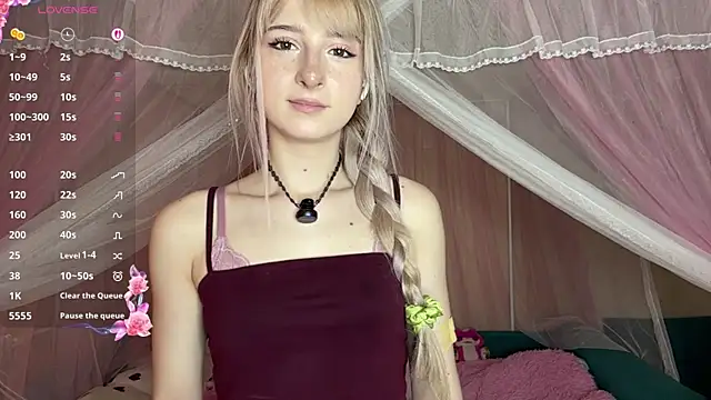 Snapshot of OnlyEva1 chatting on 27, 4, 2026 OnlyEva1 online show from 27, 4, 2026