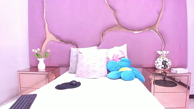 Snapshot of LaurendPink chatting on 26, 3, 2026 LaurendPink online show from 26, 3, 2026