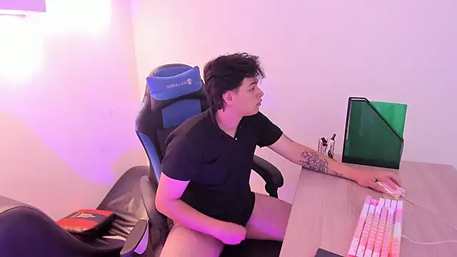 Snapshot of Melody_and_Max chatting on 18, 4, 2026 Melody and Max online show from 18, 4, 2026