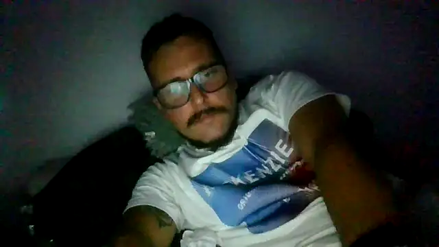 Snapshot of yanick931 chatting on 2, 4, 2026 yanick931 online show from 2, 4, 2026