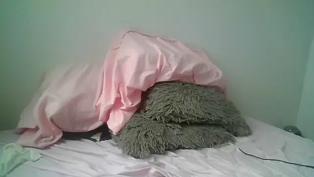 Snapshot of yanick931 chatting on 6, 4, 2026 yanick931 online show from 6, 4, 2026