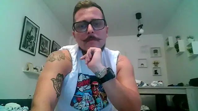 Snapshot of yanick931 chatting on 11, 4, 2026 yanick931 online show from 11, 4, 2026