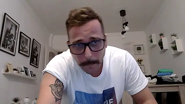 Snapshot of yanick931 chatting on 25, 4, 2026 yanick931 online show from 25, 4, 2026