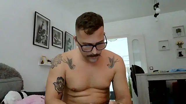 Snapshot of yanick931 chatting on 11, 6, 2026 yanick931 online show from 11, 6, 2026