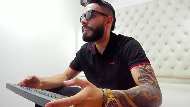 Snapshot of JEAN_LEWIS2 chatting on 2, 4, 2026 JEAN LEWIS2 online show from 2, 4, 2026