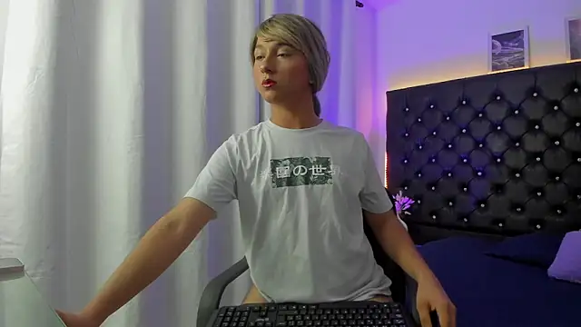 Snapshot of BellaRoge chatting on 19, 3, 2026 BellaRoge online show from 19, 3, 2026