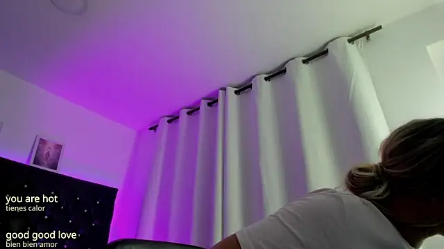 Snapshot of BellaRoge chatting on 21, 4, 2026 BellaRoge online show from 21, 4, 2026