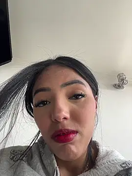 Snapshot of sylphiee_ chatting on 1, 4, 2026 sylphiee online show from 1, 4, 2026