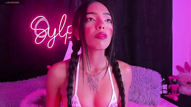 Snapshot of sylphiee_ chatting on 17, 4, 2026 sylphiee online show from 17, 4, 2026