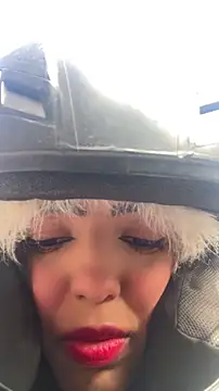 Snapshot of sylphiee_ chatting on 24, 4, 2026 sylphiee online show from 24, 4, 2026