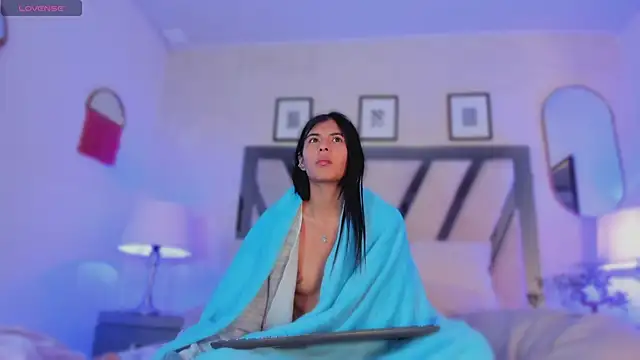 Snapshot of Violettaa_Stone chatting on 21, 3, 2026 Violettaa Stone online show from 21, 3, 2026