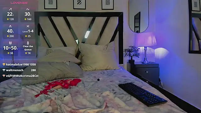 Snapshot of Violettaa_Stone chatting on 3, 4, 2026 Violettaa Stone online show from 3, 4, 2026