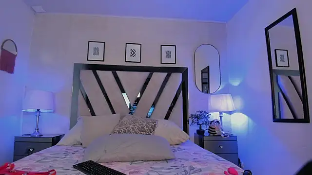 Snapshot of Violettaa_Stone chatting on 11, 4, 2026 Violettaa Stone online show from 11, 4, 2026