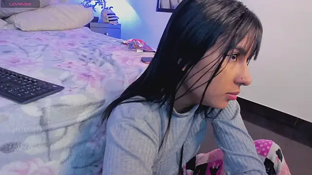 Snapshot of Violettaa_Stone chatting on 16, 4, 2026 Violettaa Stone online show from 16, 4, 2026