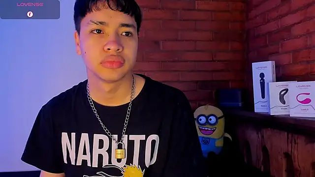 Snapshot of Lee_Colee chatting on 12, 4, 2026 Lee Colee online show from 12, 4, 2026