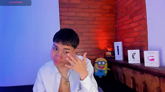 Snapshot of Lee_Colee chatting on 17, 4, 2026 Lee Colee online show from 17, 4, 2026