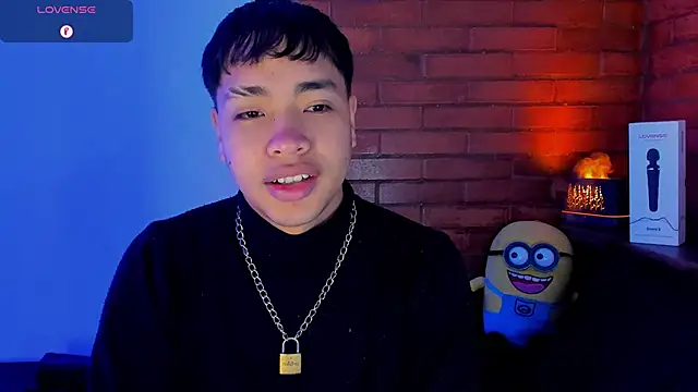 Snapshot of Lee_Colee chatting on 18, 4, 2026 Lee Colee online show from 18, 4, 2026