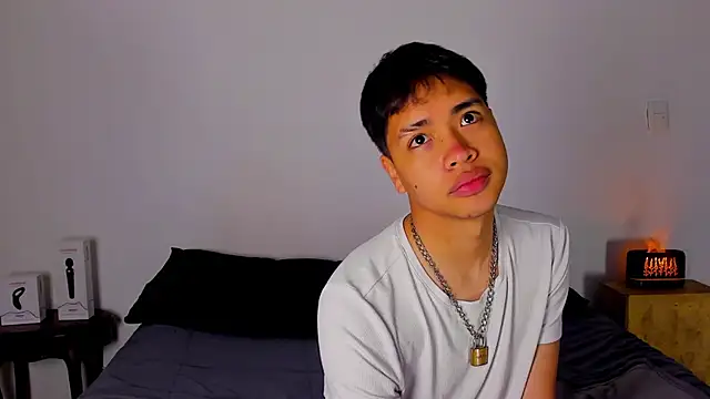 Snapshot of Lee_Colee chatting on 28, 4, 2026 Lee Colee online show from 28, 4, 2026