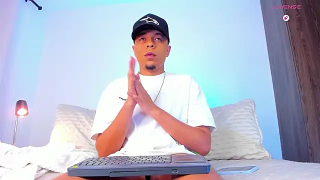 Snapshot of Randdy_333 chatting on 10, 6, 2026 Randdy 333 online show from 10, 6, 2026