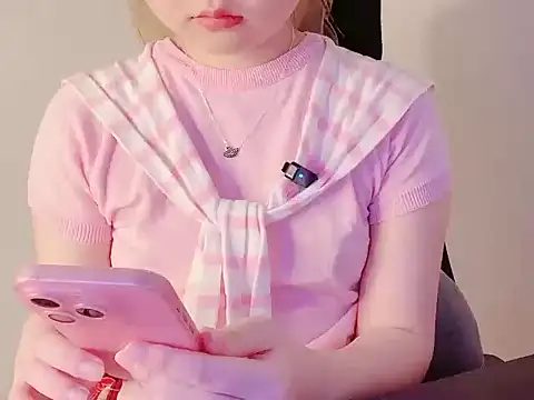 Snapshot of hunhun122 chatting on 3, 4, 2026 hunhun122 online show from 3, 4, 2026