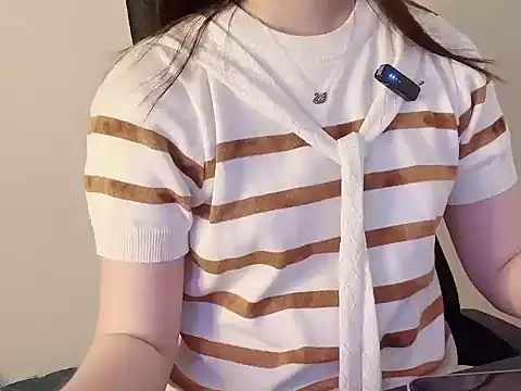 Snapshot of hunhun122 chatting on 4, 4, 2026 hunhun122 online show from 4, 4, 2026