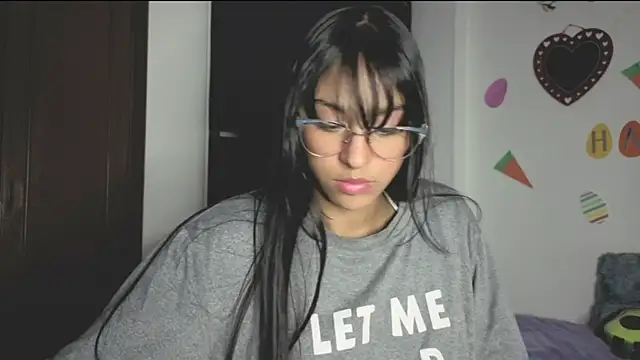 Snapshot of PaulaCutexs chatting on 1, 4, 2026 PaulaCutexs online show from 1, 4, 2026