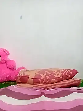 Snapshot of SLNISHU chatting on 4, 4, 2026 SLNISHU online show from 4, 4, 2026