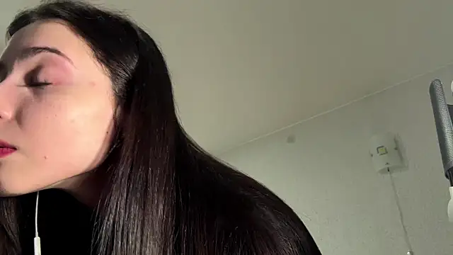 Snapshot of Mikytiki chatting on 25, 3, 2026 Mikytiki online show from 25, 3, 2026