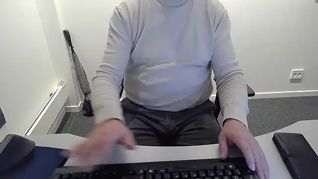 Snapshot of Buggemann chatting on 24, 3, 2026 Buggemann online show from 24, 3, 2026